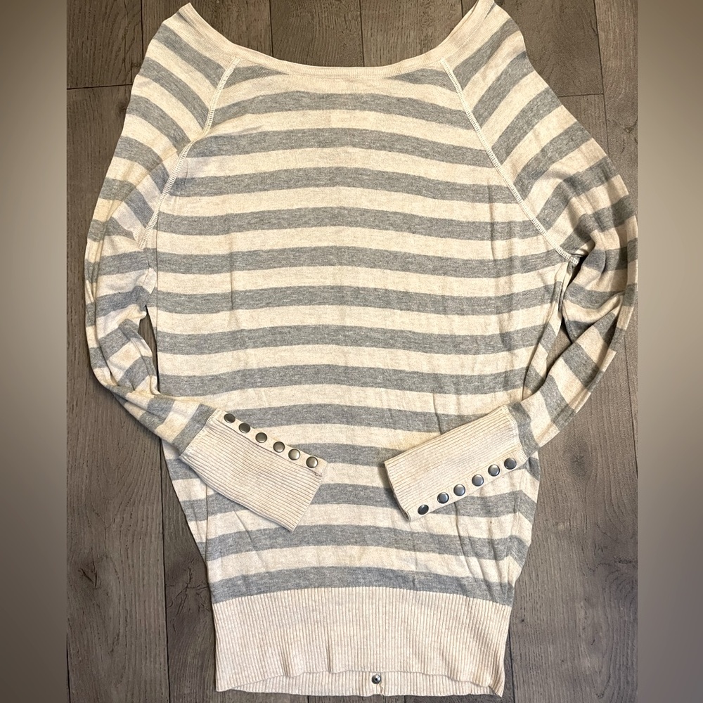 BETWEEN ME & YOU Long Sleeve Sweater